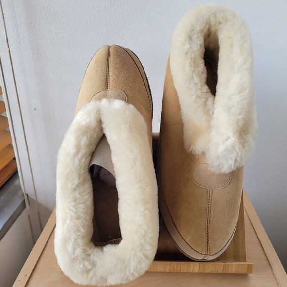 Other - NWT- 100% GENUINE MEN’S AUSTRALIAN SHEEPSKIN (Indoor) SLIPPERS - (Men’s Size 13)